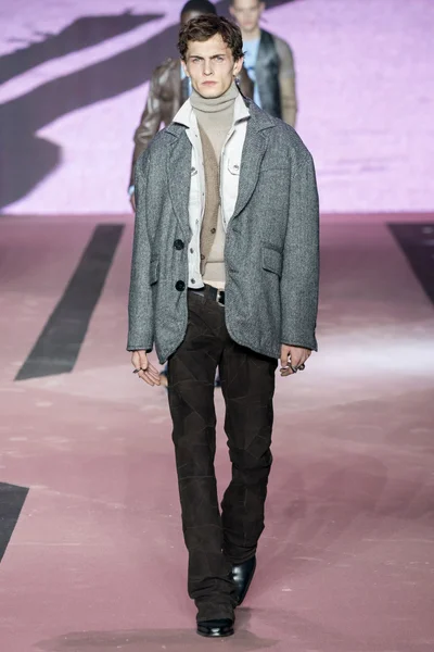 Look 35